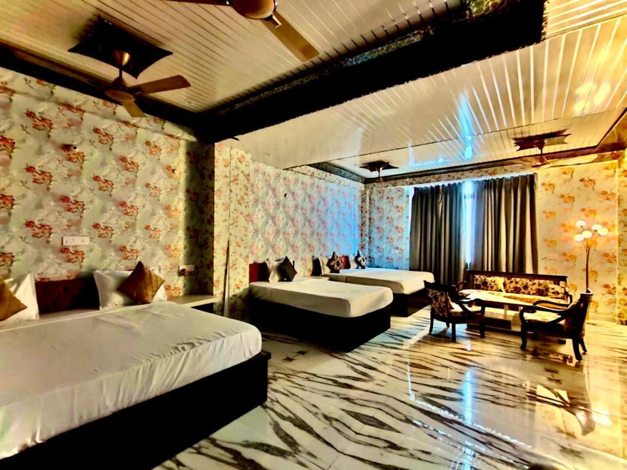 Hotel Vinayak Plaza فاراناسي المظهر الخارجي الصورة