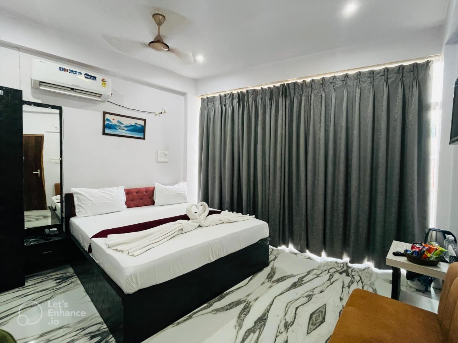 Hotel Vinayak Plaza فاراناسي المظهر الخارجي الصورة